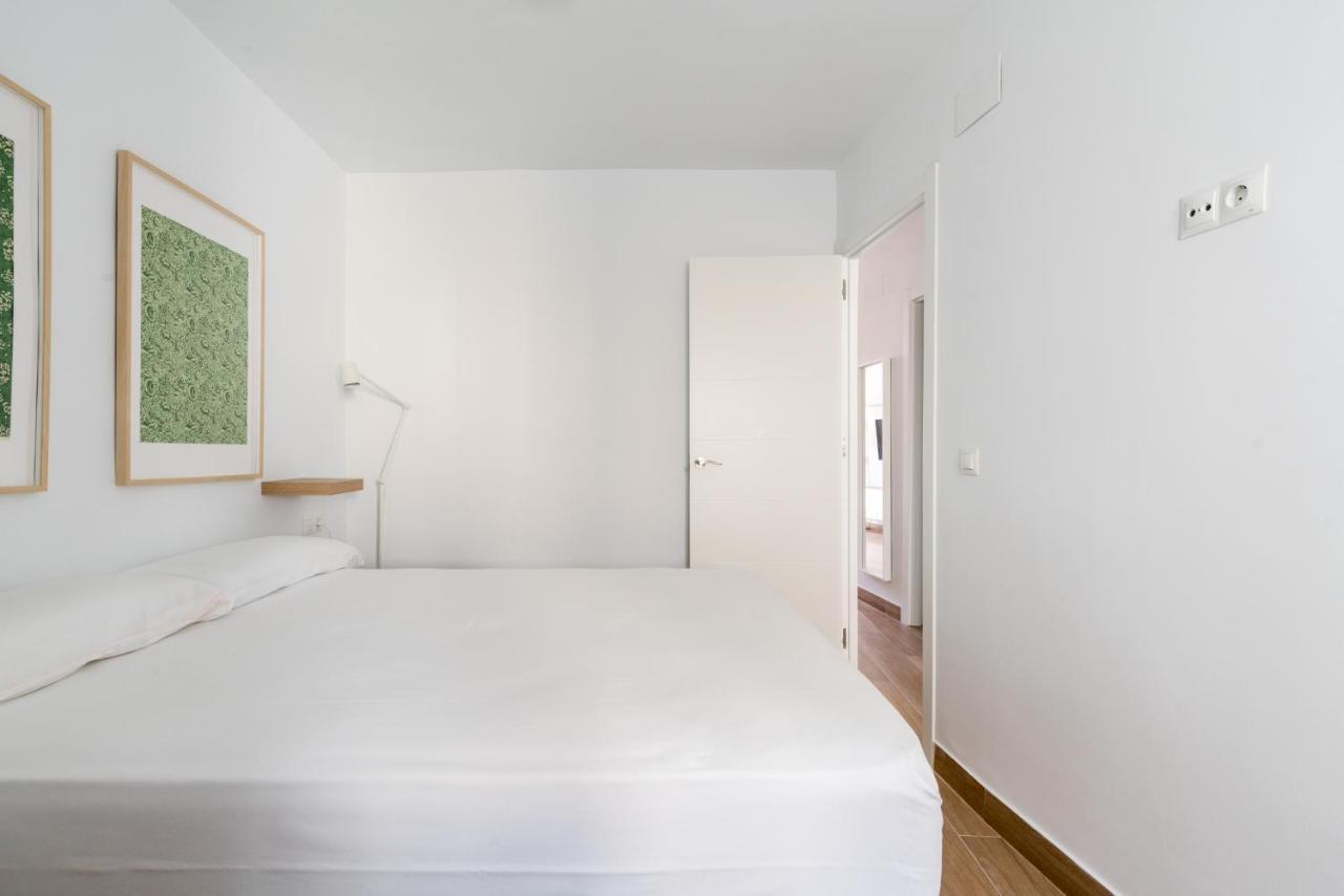 Holi-Rent Pureza Apartment Seville Exterior photo