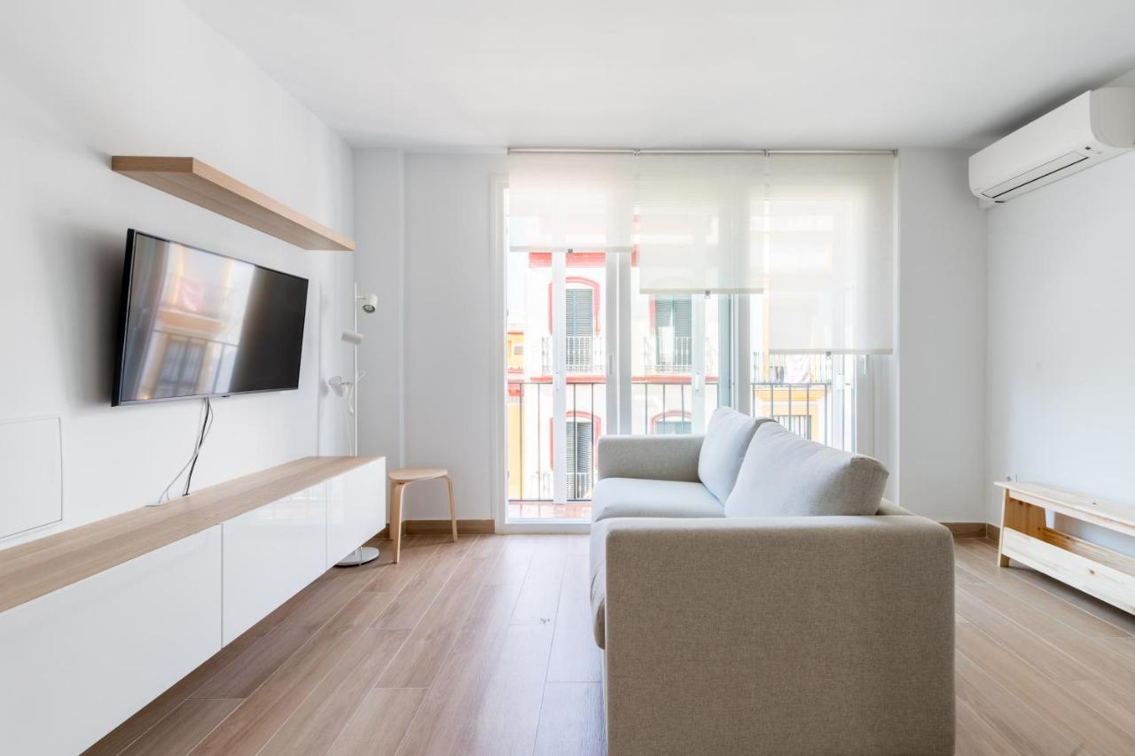 Holi-Rent Pureza Apartment Seville Exterior photo