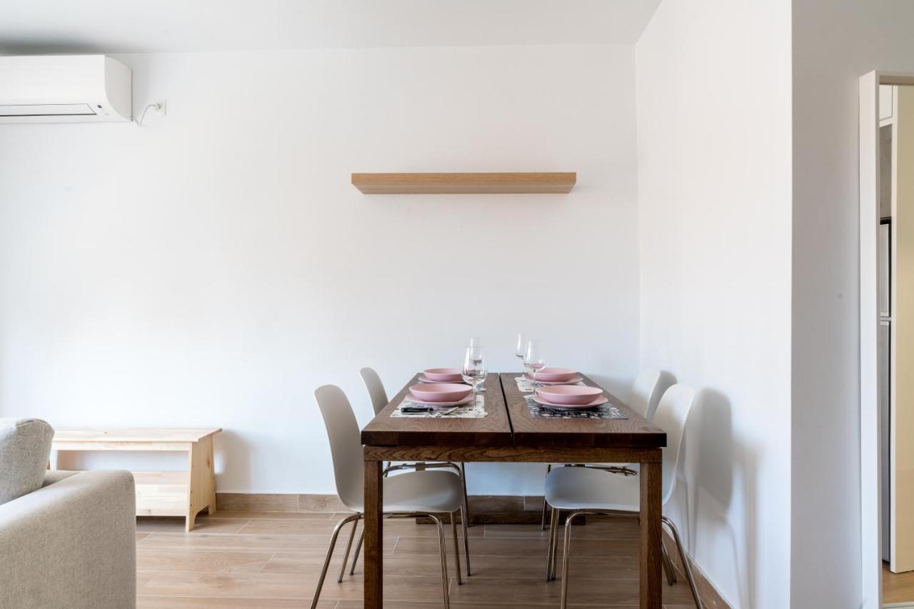 Holi-Rent Pureza Apartment Seville Exterior photo